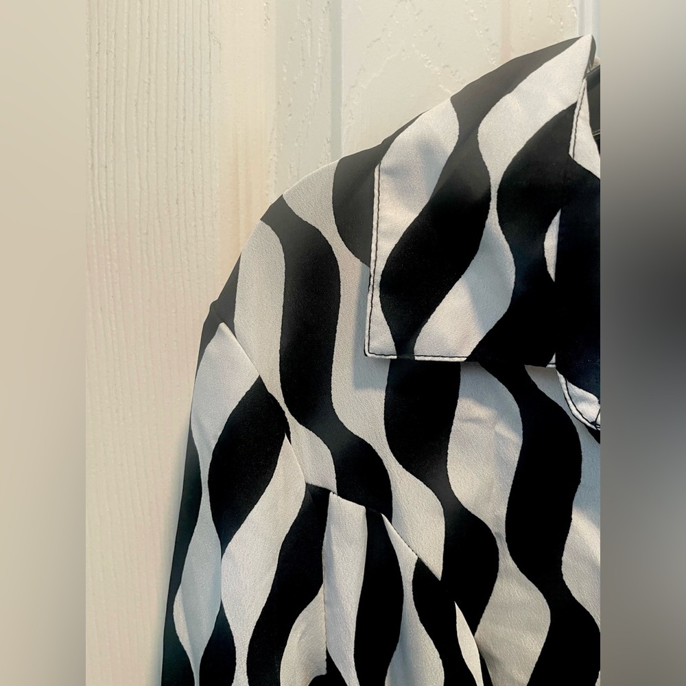Black & White Pattern Dress - Picture 12 of 12